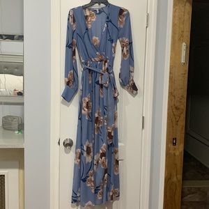 FashionNova maxi dress WITH ADDED clip on by chest area